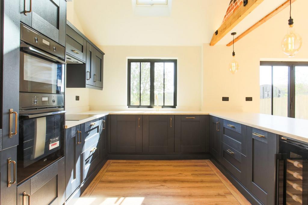 Plot 4 Kitchen