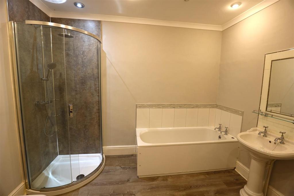 3 r5 a5924.jpg