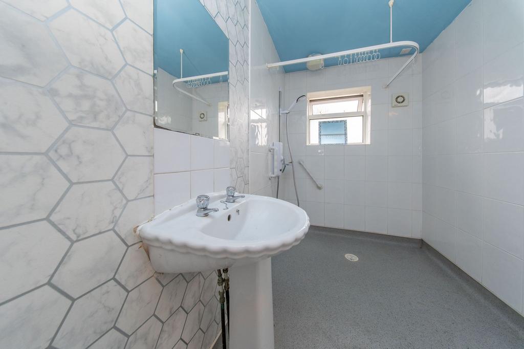 Family Bathroom / Shower Room