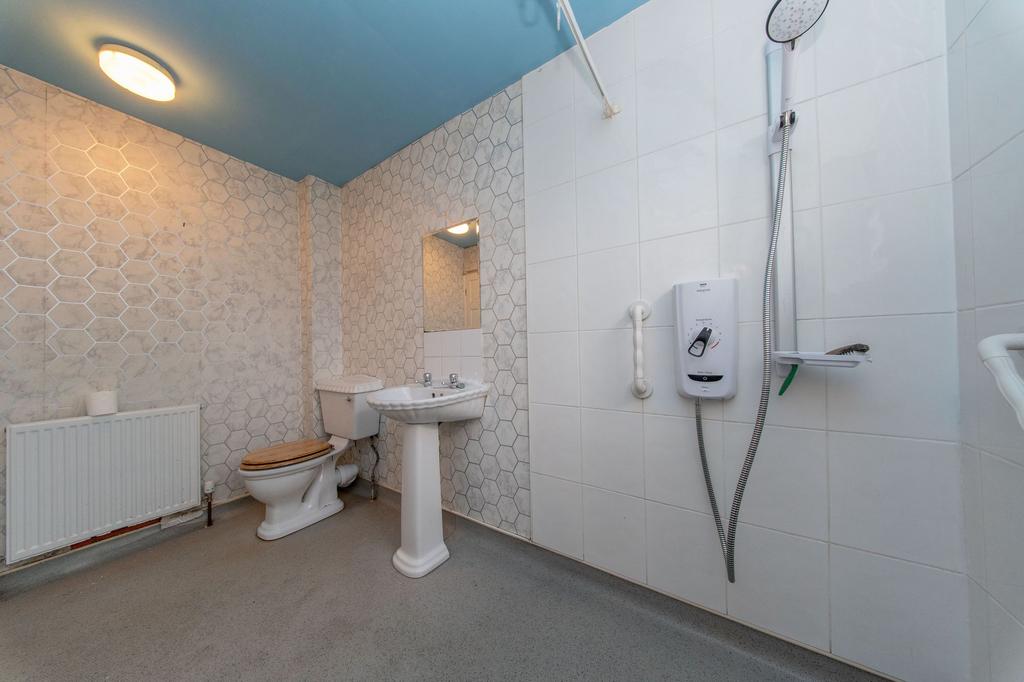 Family Bathroom / Shower Room
