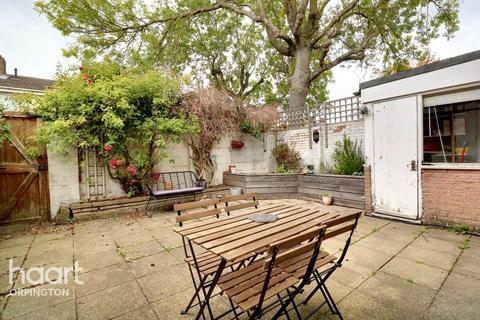 3 bedroom end of terrace house for sale, Cromer Place, Orpington