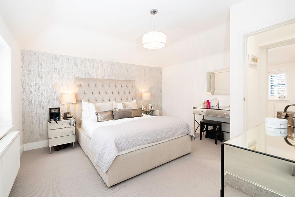 Main Bedroom & Dressing Area