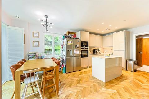 4 bedroom townhouse for sale, Hoy Close, Colindale Gardens, Colindale, NW9