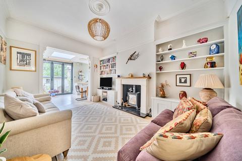 2 bedroom maisonette for sale, Lavington Road, London