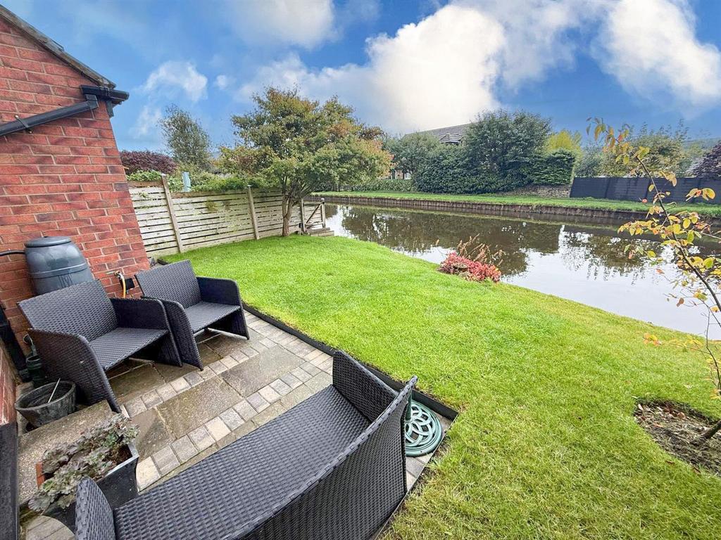 3 bed townhouse, Silsden 2