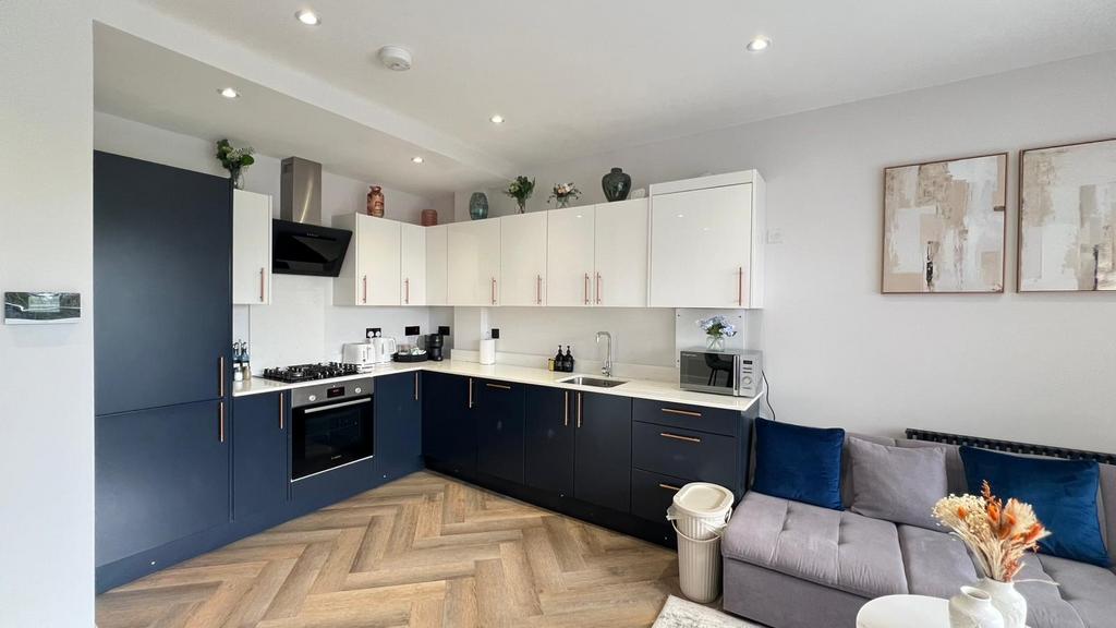Apartment in London - View 5