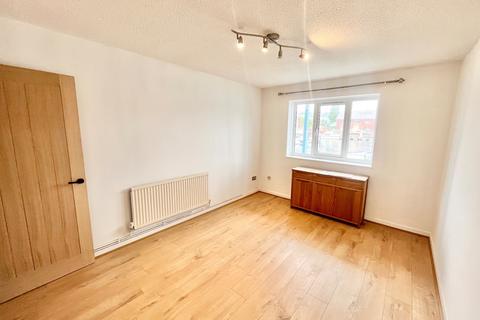 1 bedroom apartment to rent, Ferrara Quay