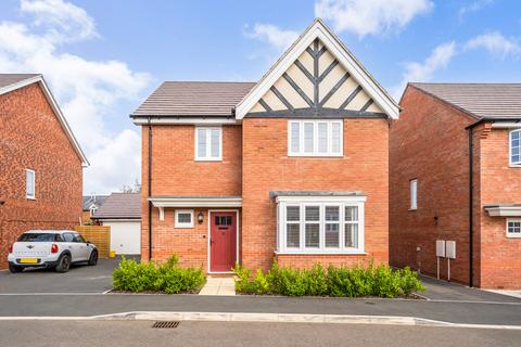 4 bedroom detached house for sale, Thresher Street, Stratford-upon-avon, CV37