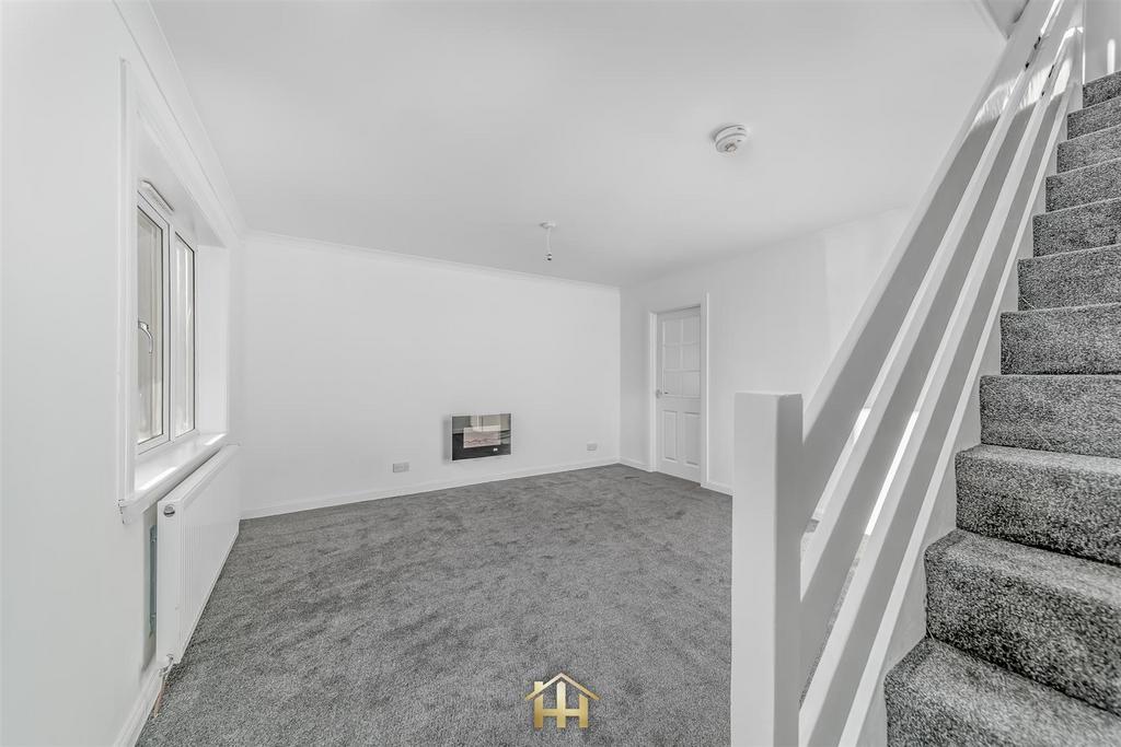 9 EARLSTON AVE DD40 TH 031025 EDIT (1 of 7).jpg