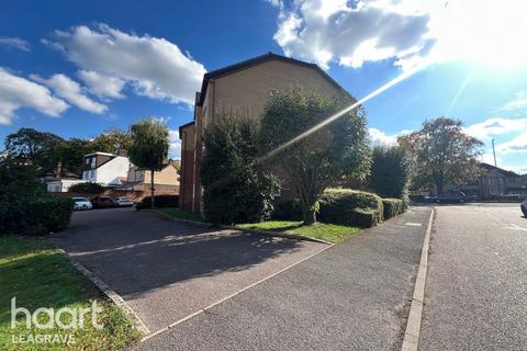 undefined, Simpson Close, Luton