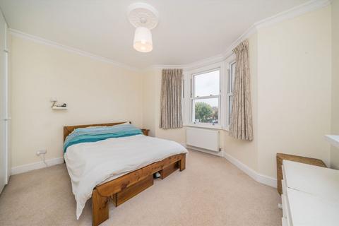 154 Ellerton Road, Surbiton, KT6 7UD