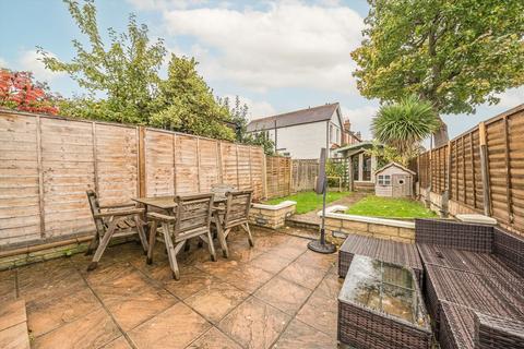 154 Ellerton Road, Surbiton, KT6 7UD