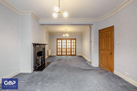 4 bedroom terraced house for sale, Stanley Avenue, Romford, RM2