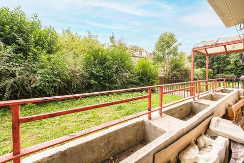 2 bedroom flat for sale, Stowe Road, London W12