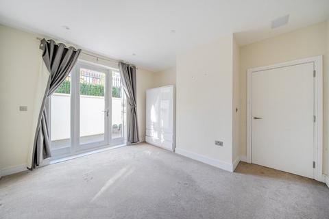 3 bedroom flat for sale, Oak Hill Road, Surbiton, Surrey, KT6