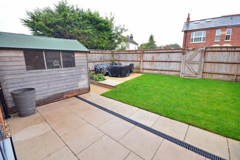 65 Guildford Road, Frimley Green, Camberley, GU16 6NN