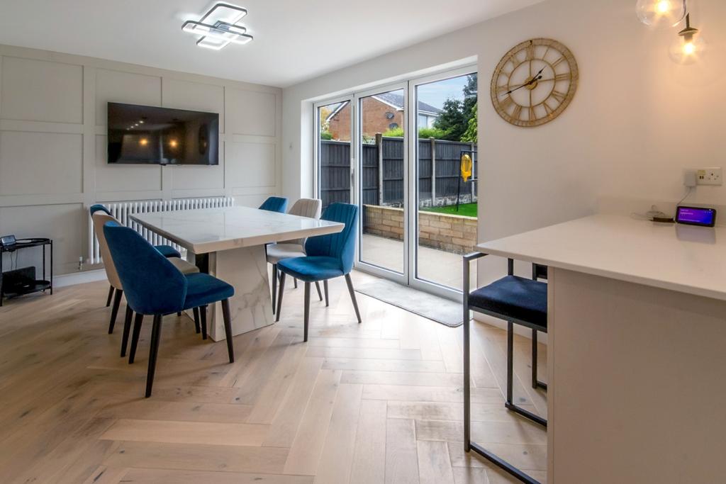 Kitchen Diner1