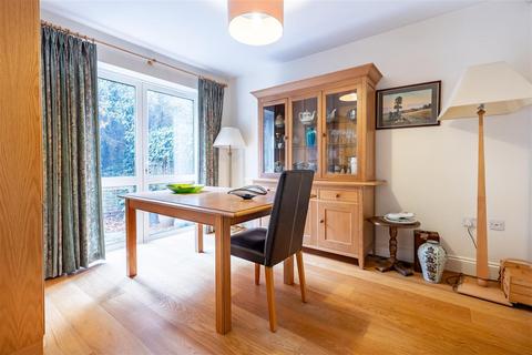 3 bedroom semi-detached house for sale, Maltings Drive, Epping