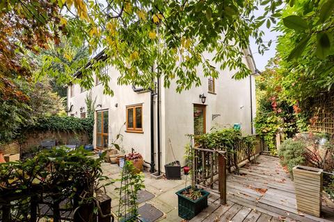 3 bedroom semi-detached house for sale, Maltings Drive, Epping