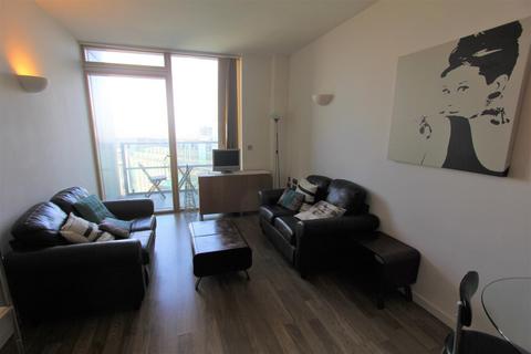 2 bedroom flat to rent, West Point, Wellington Street