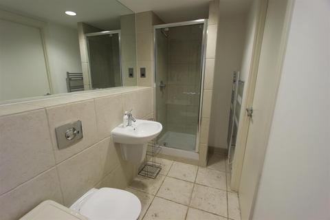 2 bedroom flat to rent, West Point, Wellington Street