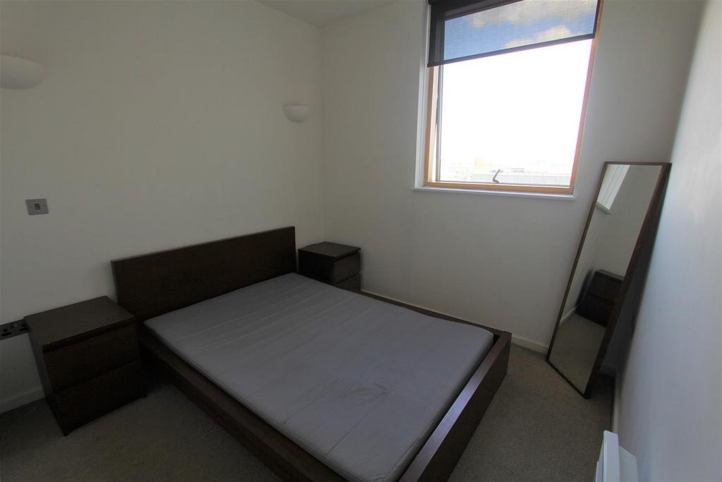 Bed1.jpg