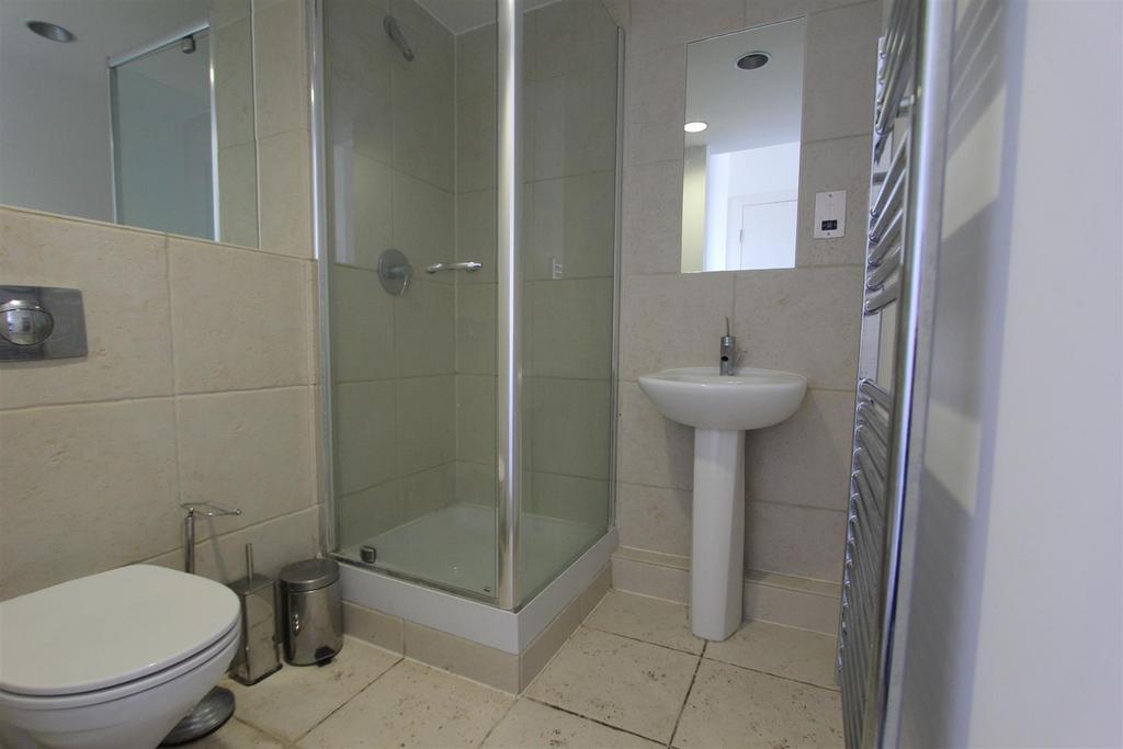 Ensuite.JPG