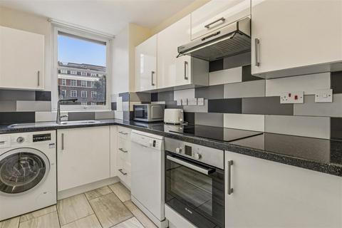 1 bedroom flat for sale, Pier House, Cheyne Walk, London, SW3