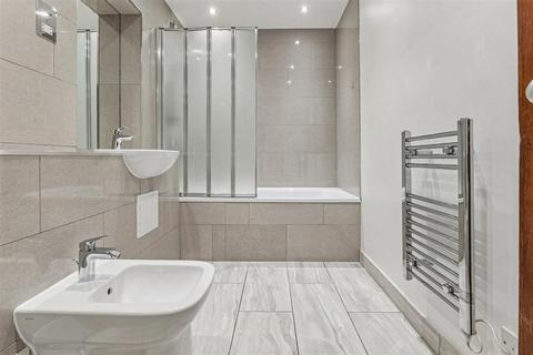 1 bedroom flat for sale, Pier House, Cheyne Walk, London, SW3