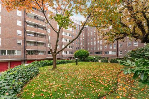1 bedroom flat for sale, Pier House, Cheyne Walk, London, SW3