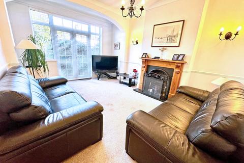 5 bedroom end of terrace house for sale, Campbell Avenue, Ilford, Essex, IG6