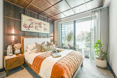 undefined, London Dock, Wapping E1W