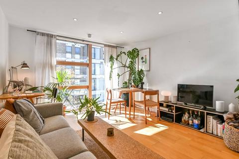 2 bedroom flat for sale, De Beauvoir Crescent, De Beauvoir Town, London, N1