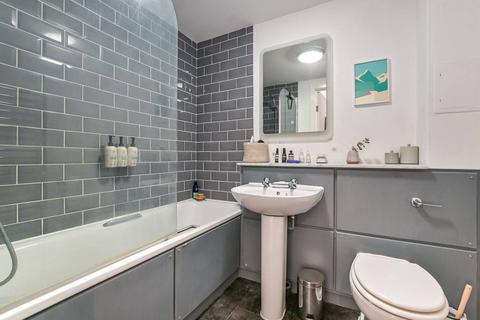 2 bedroom flat for sale, De Beauvoir Crescent, De Beauvoir Town, London, N1