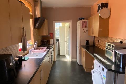 4 bedroom terraced house for sale, Glasgow Street, St James, NN5 5BL