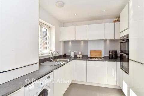 7 Braeburn Way, Basildon, SS14 3TU
