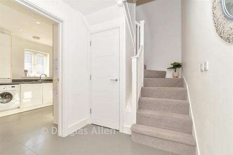 7 Braeburn Way, Basildon, SS14 3TU