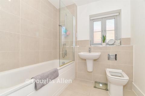 7 Braeburn Way, Basildon, SS14 3TU