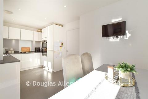 7 Braeburn Way, Basildon, SS14 3TU