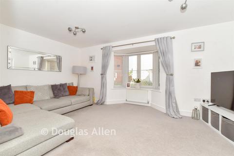 7 Braeburn Way, Basildon, SS14 3TU