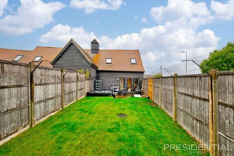 undefined, Chingford E4