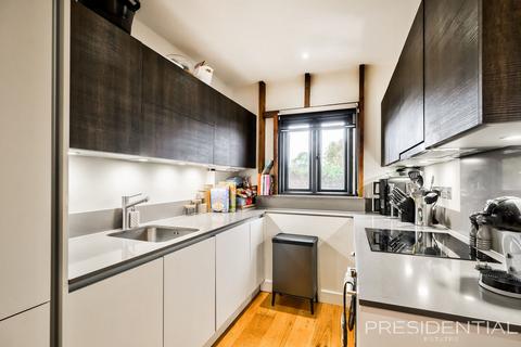 undefined, Chingford E4
