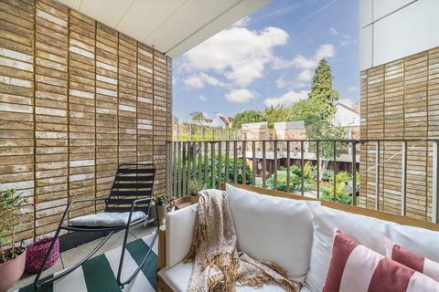 1 bedroom flat for sale, Balham High Road, London SW17