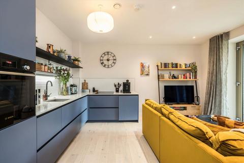 1 bedroom flat for sale, Balham High Road, London SW17