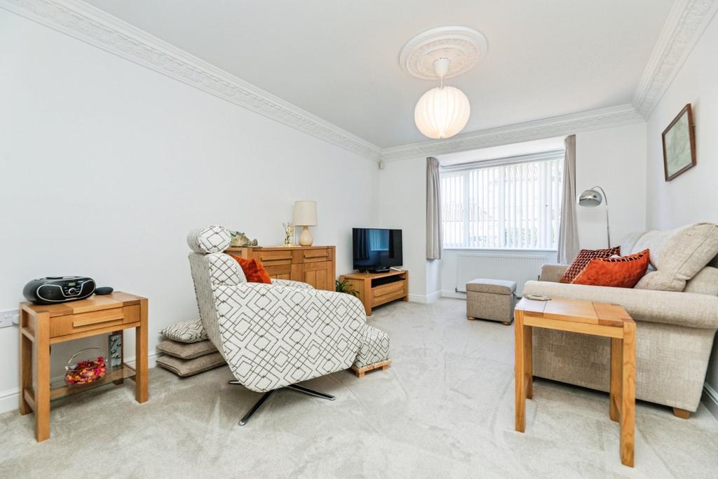 Pbox-living room-347392.jpg