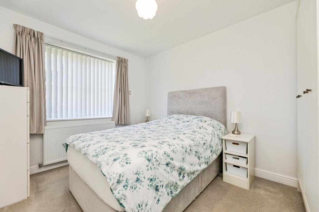 Pbox-bedroom-347392.jpg