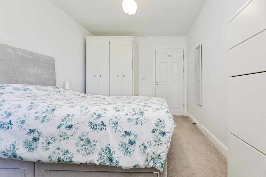 Pbox-bedroom-347392.jpg
