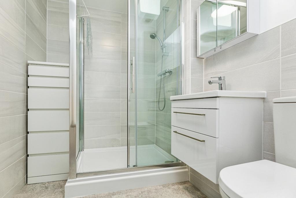 Pbox-bathroom-347392.jpg