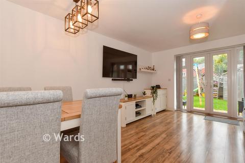 2 bedroom end of terrace house for sale, Perrin Road, Maidstone ME17