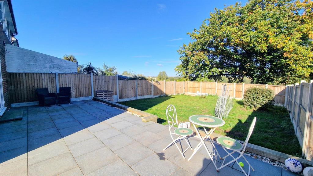 REAR GARDEN.jpg